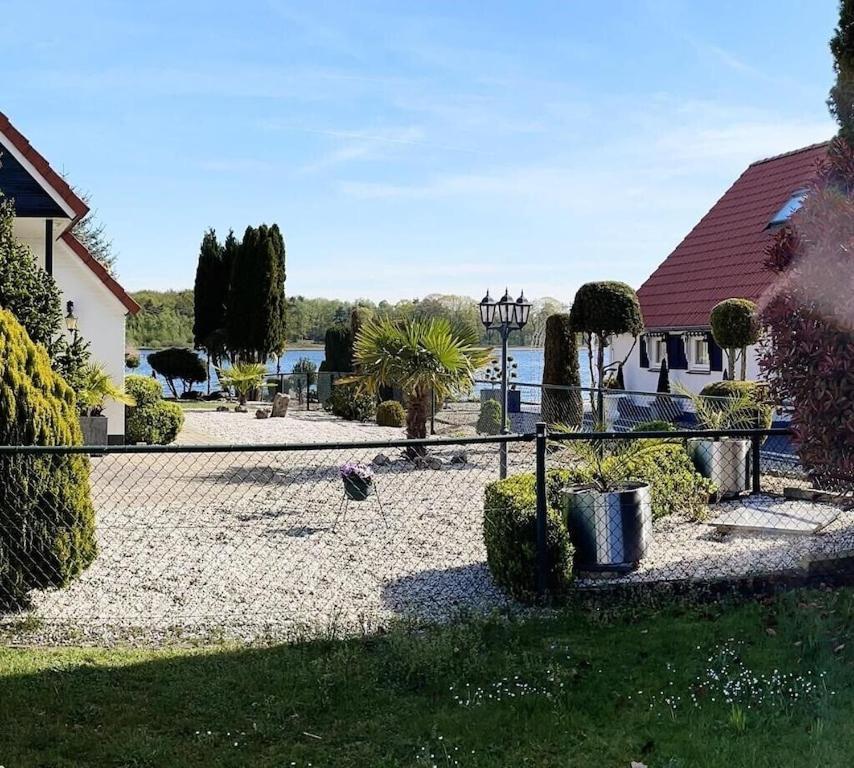 Freistehendes Ferienhaus Am See Naehe Roermond Heel Eksteriør bilde